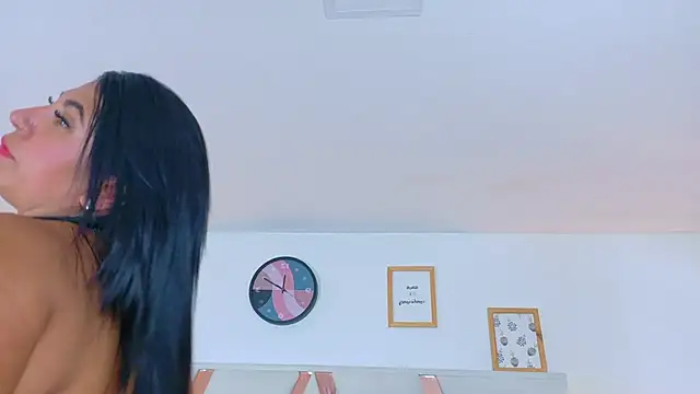 KendalMilleer online show from February 4, 10:00 am