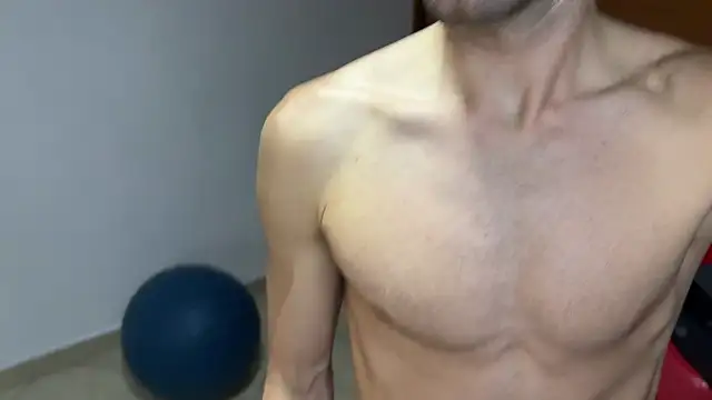 Snapshot of aquilesmade chatting on December 5, 11:29 pm aquilesmade online show from December 5, 11:29 pm