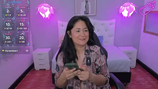 Snapshot of Lisa7_7 chatting on February 21, 10:04 pm Lisa7 7 online show from February 21, 10:04 pm