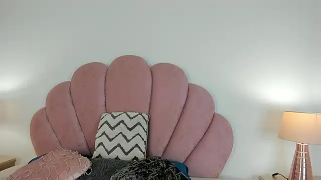 Nicole Paradise online show from November 24, 12:27 pm