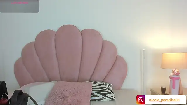 Nicole Paradise online show from July 4, 2:01 pm