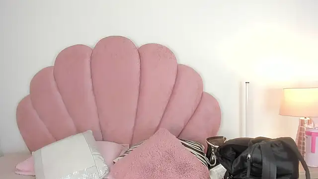 Nicole Paradise online show from July 8, 12:53 pm