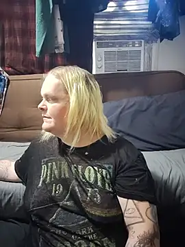 Snapshot of Trans_Girl_next_door420 chatting on June 16, 11:07 pm Trans Girl next door420 online show from June 16, 11:07 pm