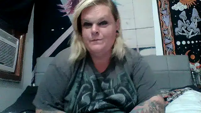 Snapshot of Trans_Girl_next_door420 chatting on July 4, 1:23 am Trans Girl next door420 online show from July 4, 1:23 am