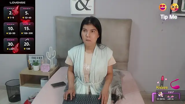 SophiaMeyerst online show from April 28, 1:27 pm