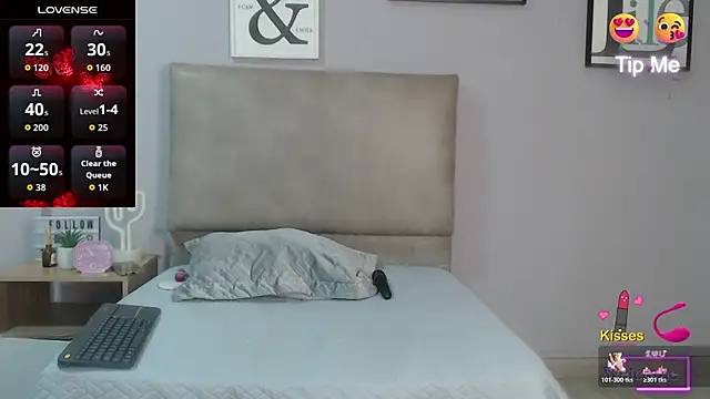 SophiaMeyerst online show from May 1, 1:16 pm