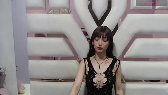 Snapshot of Aurora_18 chatting on February 28, 12:43 am Aurora 18 online show from February 28, 12:43 am