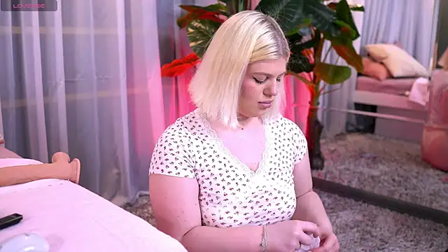 JosephineBlairs online show from April 20, 12:08 pm