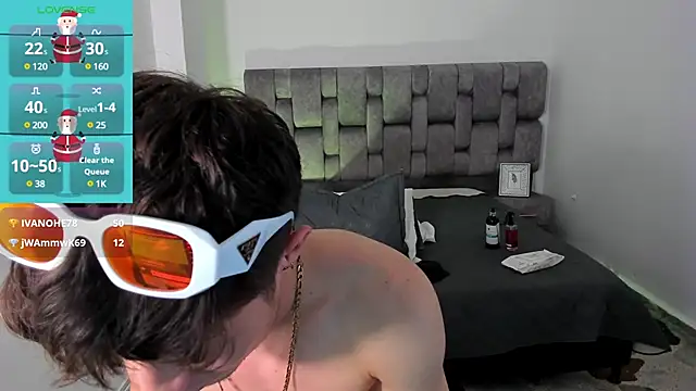 MarcusCollinss  online show from December 21, 6:23 pm