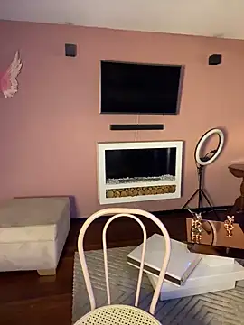 Snapshot of MiaWhitePink_ chatting on December 12, 8:14 am MiaWhitePink online show from December 12, 8:14 am