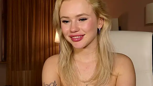 LexieLoree online show from December 17, 8:12 am