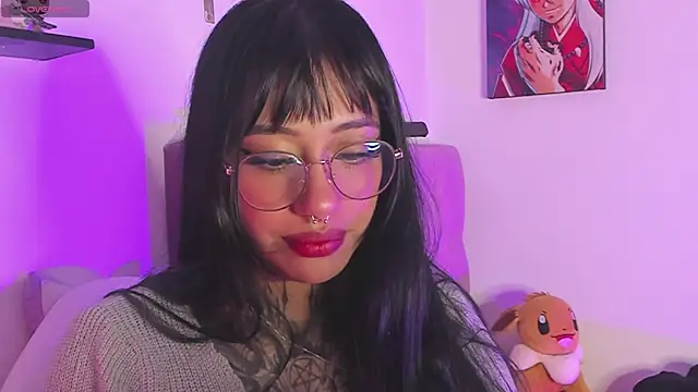 Snapshot of Akari1_Mischief chatting on December 6, 10:08 pm Akari1 Mischief online show from December 6, 10:08 pm