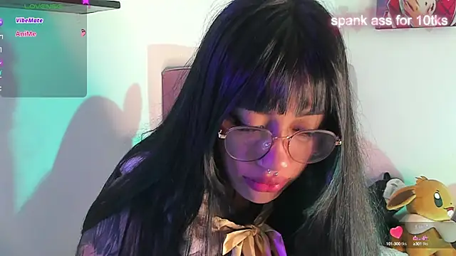 Snapshot of Akari1_Mischief chatting on January 10, 10:04 pm Akari1 Mischief online show from January 10, 10:04 pm