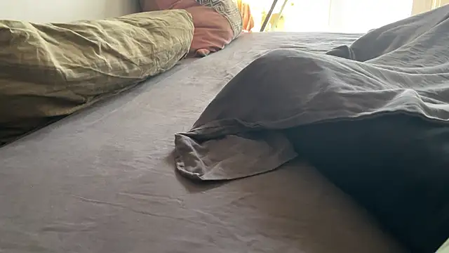 Snapshot of kameray12 chatting on March 5, 8:54 am kameray12 online show from March 5, 8:54 am