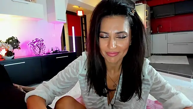 Snapshot of MissSmiley26 chatting on November 7, 9:26 pm MissSmiley26 online show from November 7, 9:26 pm