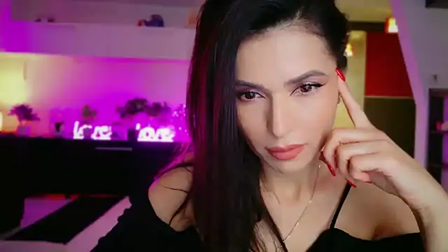 Snapshot of MissSmiley26 chatting on December 18, 9:21 pm MissSmiley26 online show from December 18, 9:21 pm