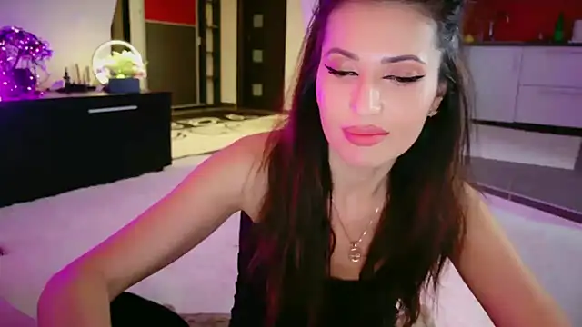 Snapshot of MissSmiley26 chatting on February 12, 10:05 pm MissSmiley26 online show from February 12, 10:05 pm