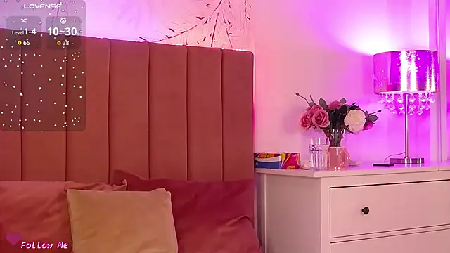 PinkySparks online show from September 19, 4:40 pm