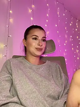 Snapshot of Mia-Minou chatting on October 24, 10:33 am Mia-Minou online show from October 24, 10:33 am