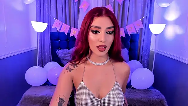 Snapshot of hallsredd chatting on December 9, 9:05 pm hallsredd online show from December 9, 9:05 pm