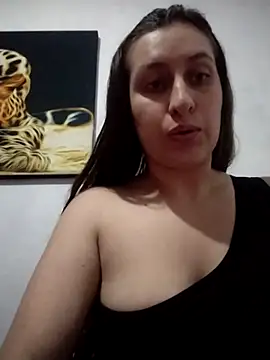 dulccemaria24 online show from January 31, 10:30 pm