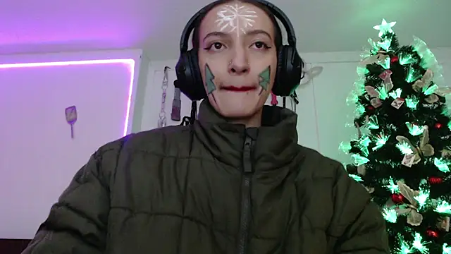 Eloise-brown online show from December 17, 2:44 am