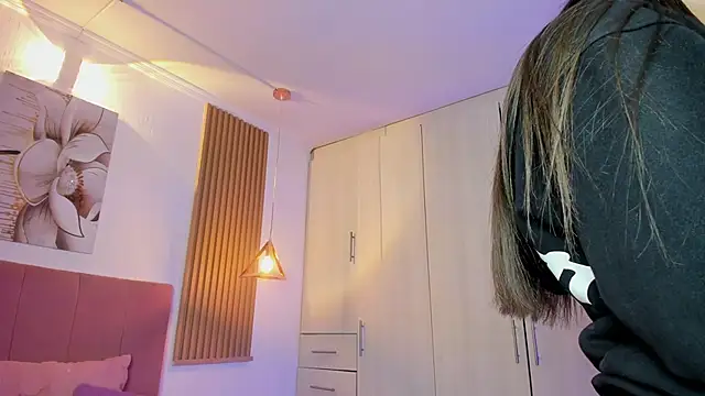 mia nevaeh online show from September 9, 8:19 pm