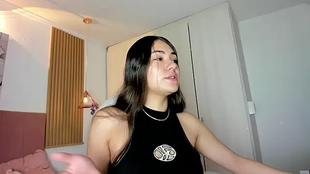 Snapshot of mia_nevaeh chatting on May 19, 3:29 pm mia nevaeh online show from May 19, 3:29 pm