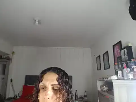 Snapshot of Corina_hot chatting on December 3, 8:50 pm Corina hot online show from December 3, 8:50 pm