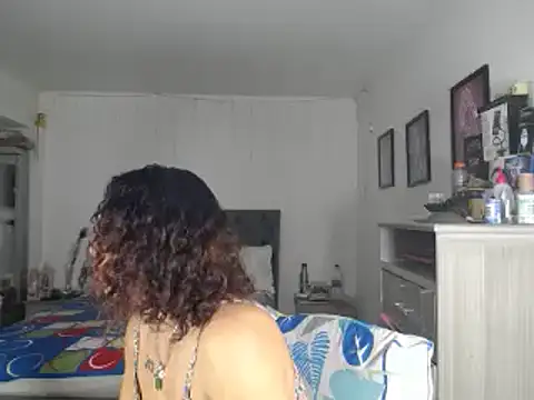 Snapshot of Corina_hot chatting on December 26, 3:27 am Corina hot online show from December 26, 3:27 am