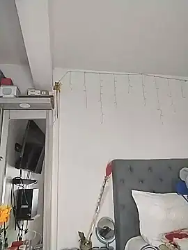 Snapshot of Corina_hot chatting on January 13, 1:02 am Corina hot online show from January 13, 1:02 am