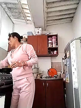 Snapshot of Corina_hot chatting on January 22, 7:56 pm Corina hot online show from January 22, 7:56 pm