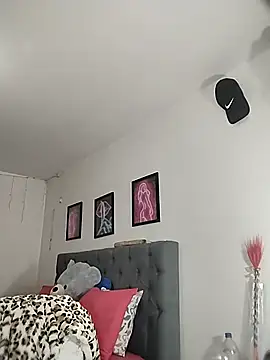 Snapshot of Corina_hot chatting on March 19, 8:43 pm Corina hot online show from March 19, 8:43 pm