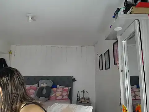 Snapshot of Corina_hot chatting on September 24, 8:34 pm Corina hot online show from September 24, 8:34 pm