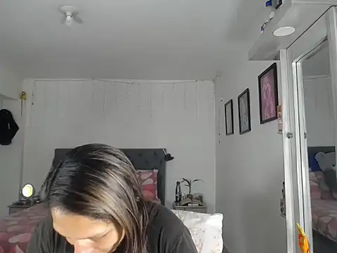 Snapshot of Corina_hot chatting on October 4, 8:51 pm Corina hot online show from October 4, 8:51 pm