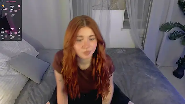 Freckle Diyana online show from November 8, 3:45 pm