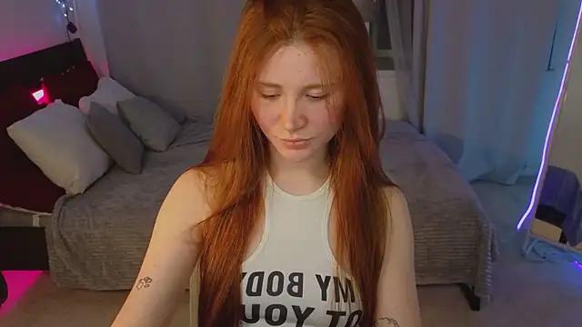 Freckle Diyana online show from March 12, 9:32 pm