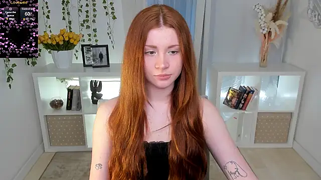 Freckle Diyana online show from March 17, 3:48 pm