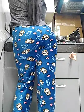 Snapshot of Manpreet_kaur21 chatting on December 27, 12:56 pm Manpreet kaur21 online show from December 27, 12:56 pm