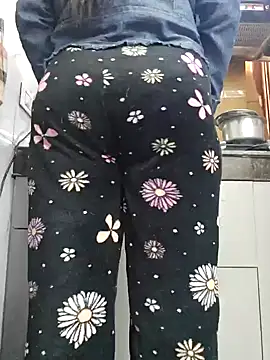 Snapshot of Manpreet_kaur21 chatting on January 15, 7:37 am Manpreet kaur21 online show from January 15, 7:37 am