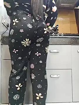 Snapshot of Manpreet_kaur21 chatting on January 28, 2:10 pm Manpreet kaur21 online show from January 28, 2:10 pm