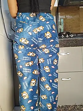 Snapshot of Manpreet_kaur21 chatting on November 29, 1:47 pm Manpreet kaur21 online show from November 29, 1:47 pm