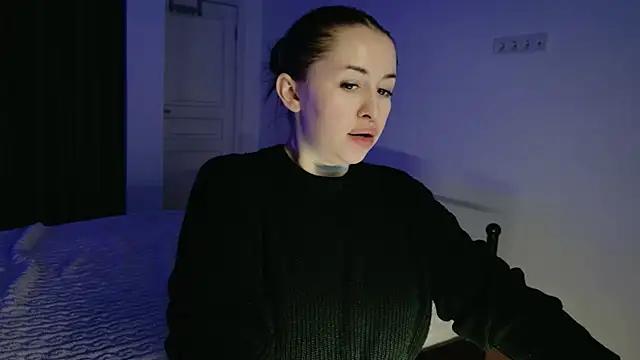 Snapshot of VioletCatt chatting on November 28, 6:49 am VioletCatt online show from November 28, 6:49 am