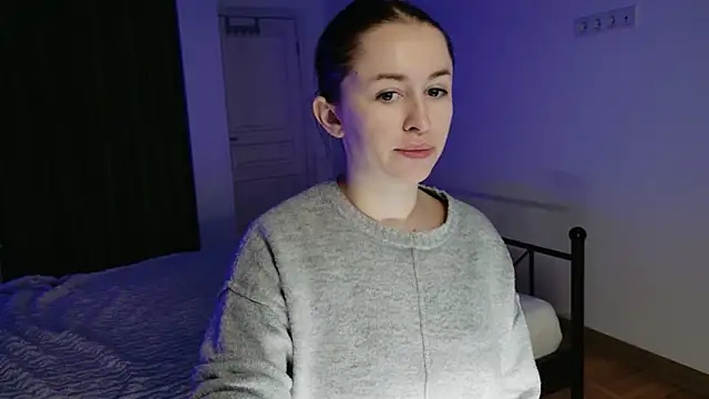 Snapshot of VioletCatt chatting on December 16, 6:40 am VioletCatt online show from December 16, 6:40 am