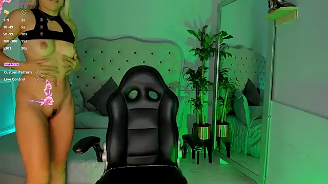 charlotte  grey online show from January 31, 9:16 pm