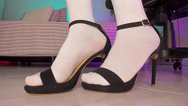 charlotte  grey online show from October 12, 8:35 am