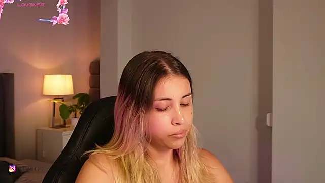 charlotte  grey online show from July 31, 7:02 pm
