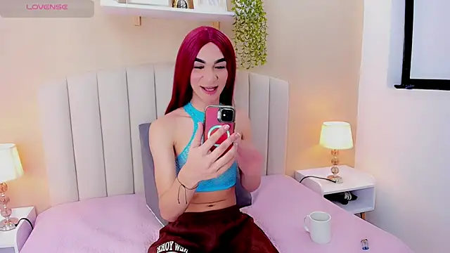 Snapshot of Mia_thompson_19 chatting on May 15, 8:05 pm Mia thompson 19 online show from May 15, 8:05 pm
