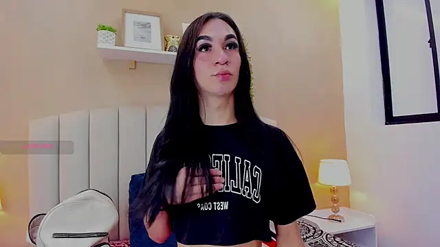 Snapshot of Mia_thompson_19 chatting on June 27, 8:25 pm Mia thompson 19 online show from June 27, 8:25 pm