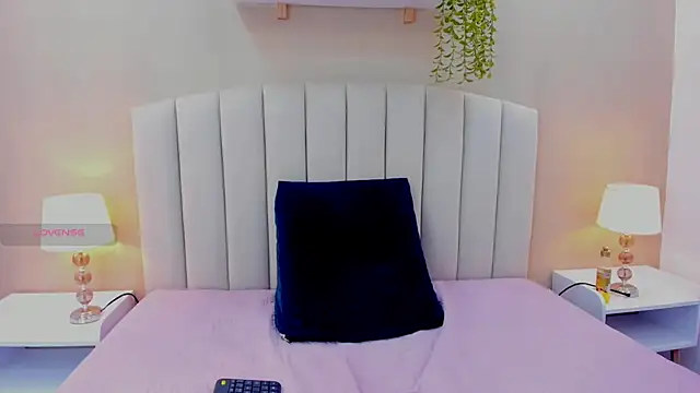 Snapshot of Mia_thompson_19 chatting on July 3, 8:26 pm Mia thompson 19 online show from July 3, 8:26 pm